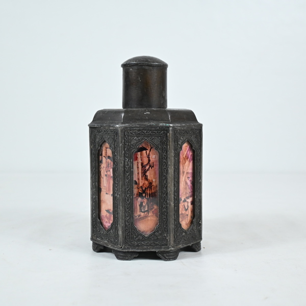 Teburk i form av lykta, Kina, 1900-tal.