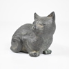 Skulptur i brons, liggande katt, 1900-tal.