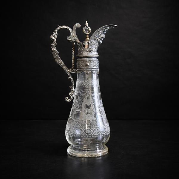 Vinkaraff i glas, etsad dekor, Württembergische Metallwarenfabrik, Tyskland, 1800-talets slut.