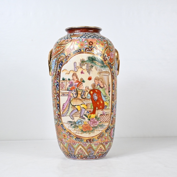 Golvvas, porslin, satsuma, Japan.