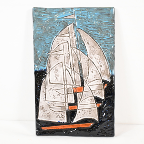 Ester Wallin, väggrelief, modell 1047, Upsala Ekeby. 