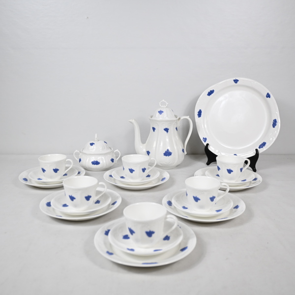 Kaffeservis, 21 delar, "Blå Blom", benporslin, Gustavsberg.