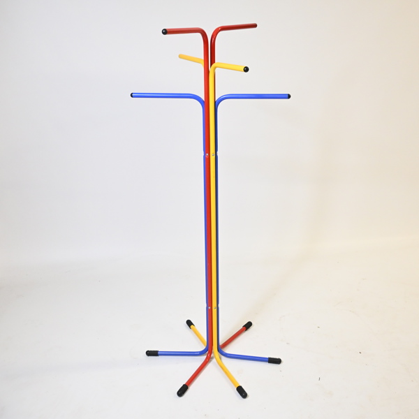 Tord Björklund, klädhängare, "plagg", IKEA, 1980-tal.