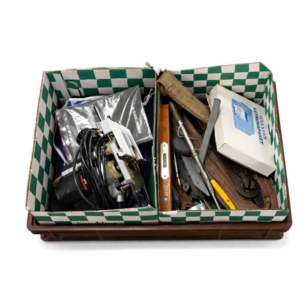 Parti verktyg och borrmaskin. 