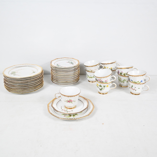 Kaffeservisdelar, "Flora Alpina", 35st, Svaneholm.