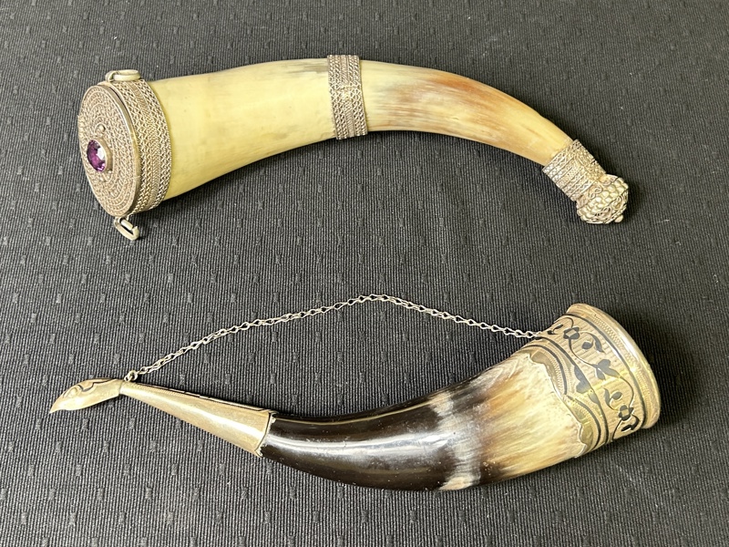 Horn silver bl a ett ryskt nielloarbete
