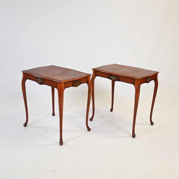 Sidobord, ett par, rokokostil, 1900-tal.