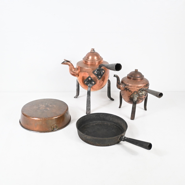 Kaffekannor, form och stekpanna, 1900-tal.