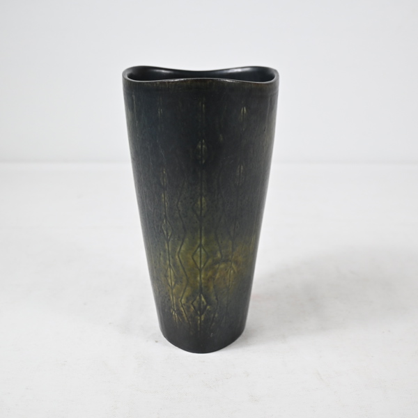 Gunnar Nylund, vas, Rörstrand, 1900-tal.