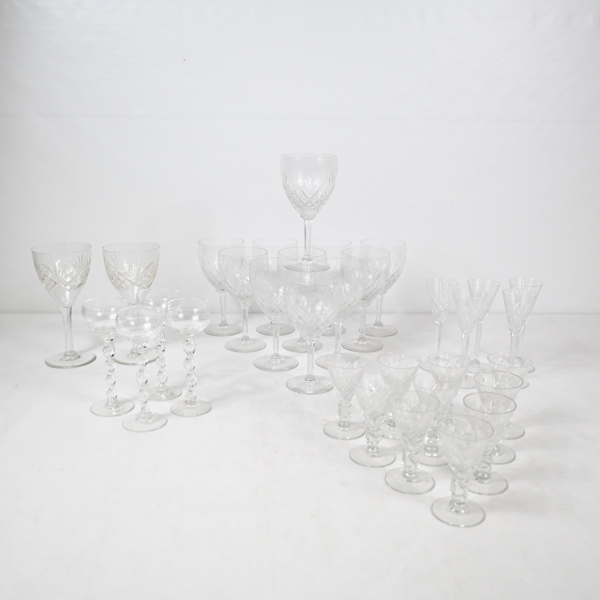 Glasservisdelar, 32st, kristall, 1900-tal.