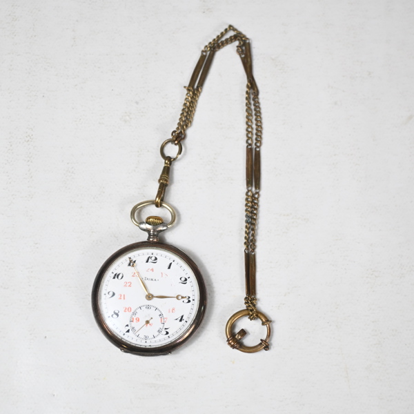 Fickur, silver, Doxa, 1900-talets första hälft.