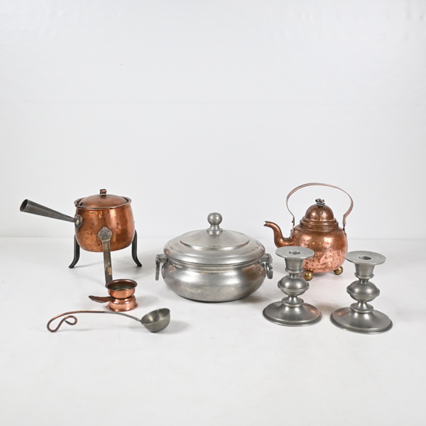 Tenn och kopparföremål, 7 delar, 1900-tal.