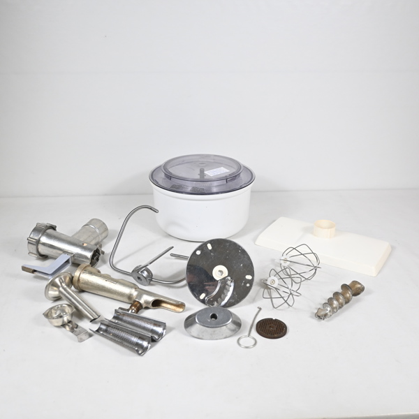 Köttkvarn med tillbehör, Bosch.