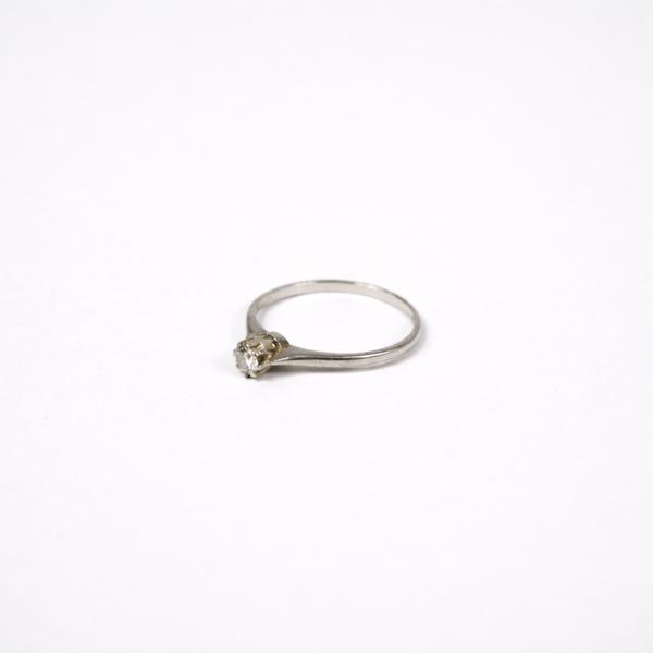 Enstensring i platina.