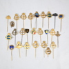 Parti pins och märken.
