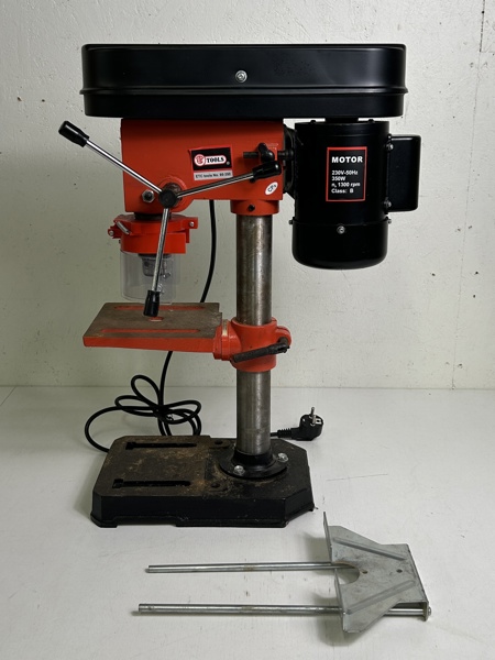 Pelarborrmaskin bordsmodell, Tools