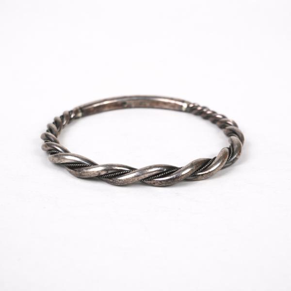 Armring, tvinnad, sterlingsilver.