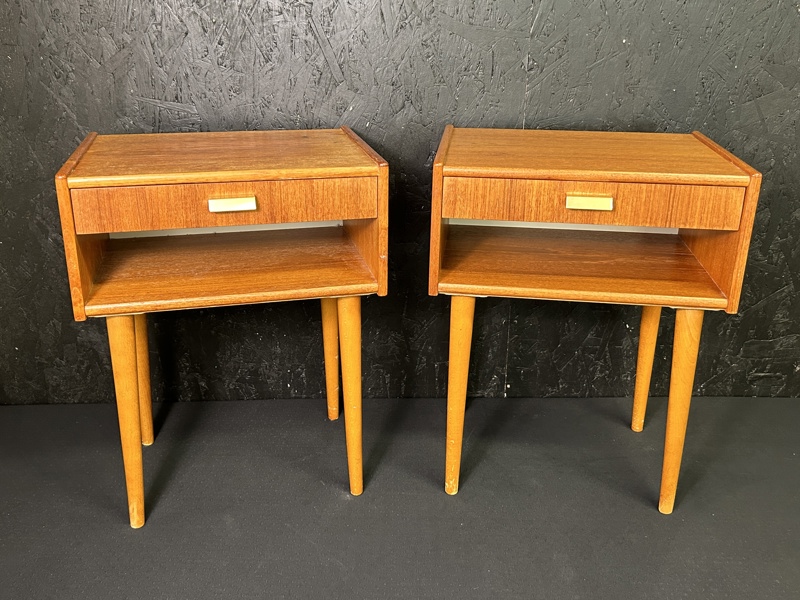  Sängbord 1par i teak 