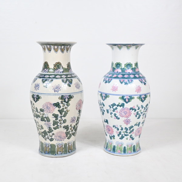 Vaser, ett par, porslin, Kina.