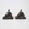Skulpturer i brons, ett par, "Sittande Svea 1890-1963", 1900-tal.