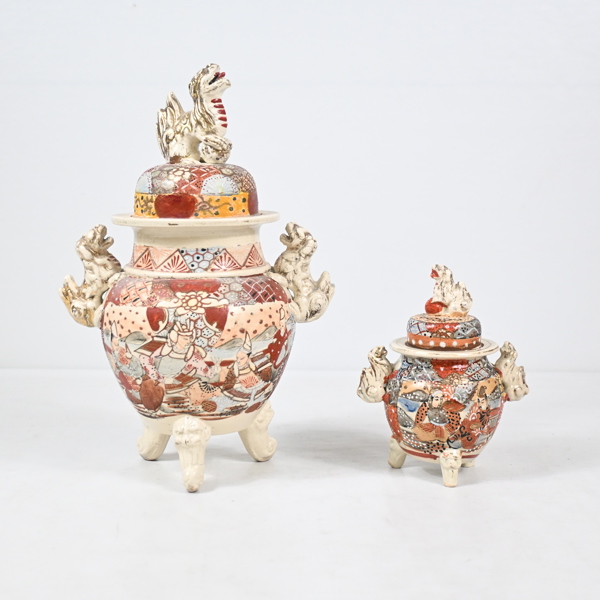 Urnor med lock, 2st, Satsuma, Japan, omkring 1900.