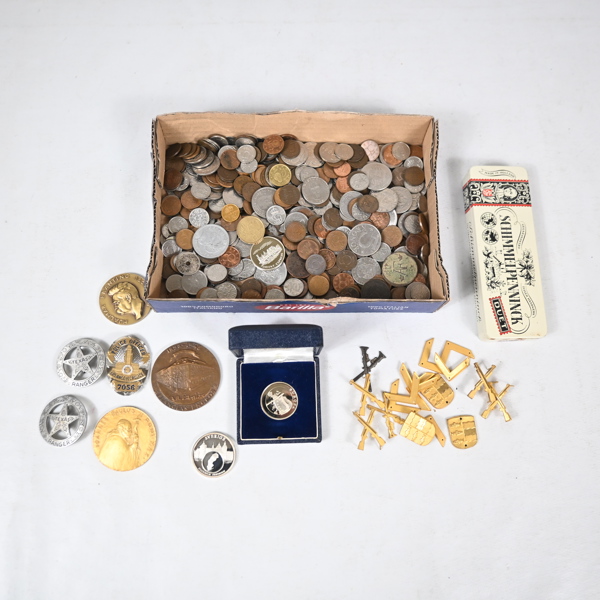 Parti mynt, medaljer och märken, 1900-tal.