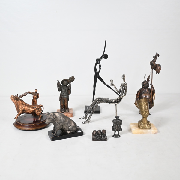 Skulpturer och figuriner, 9st, metall. 