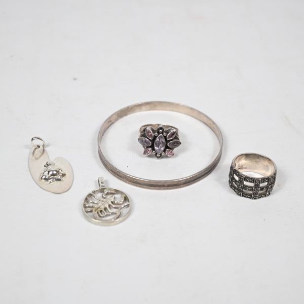 Smycken i silver, 5st.