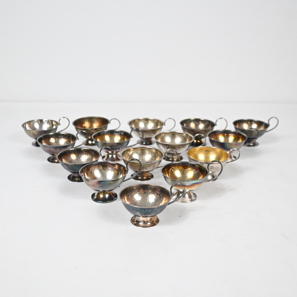 Punschkoppar i silver, 15st, 830. 