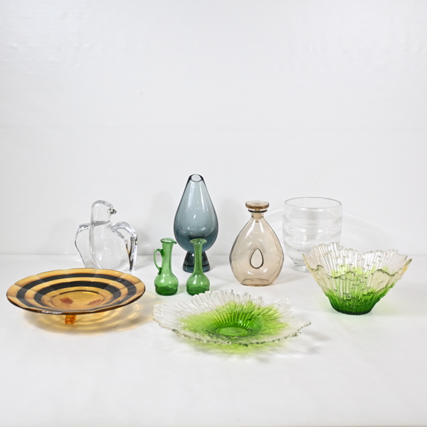 Parti glasföremål. 