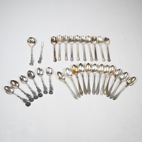 Kaffeskedar i silver, 830.