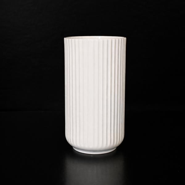 Vas, porslin, Lyngby, Danmark, 1940-tal. 