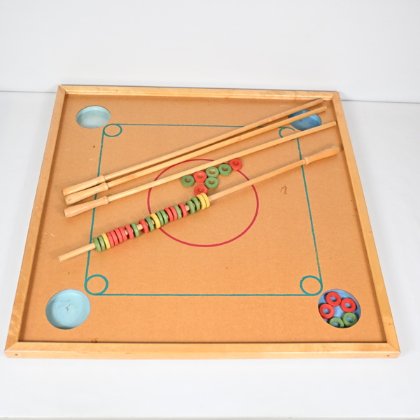 Couronnespel med tillbehör. 