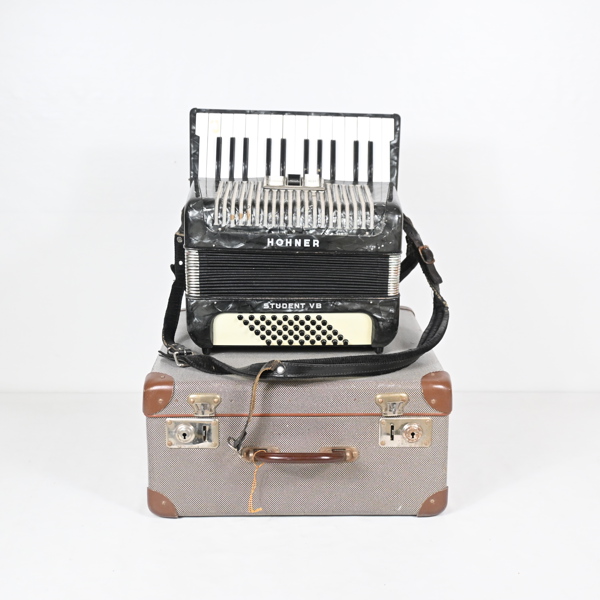Dragspel med väska, Hohner, 1900-tal.