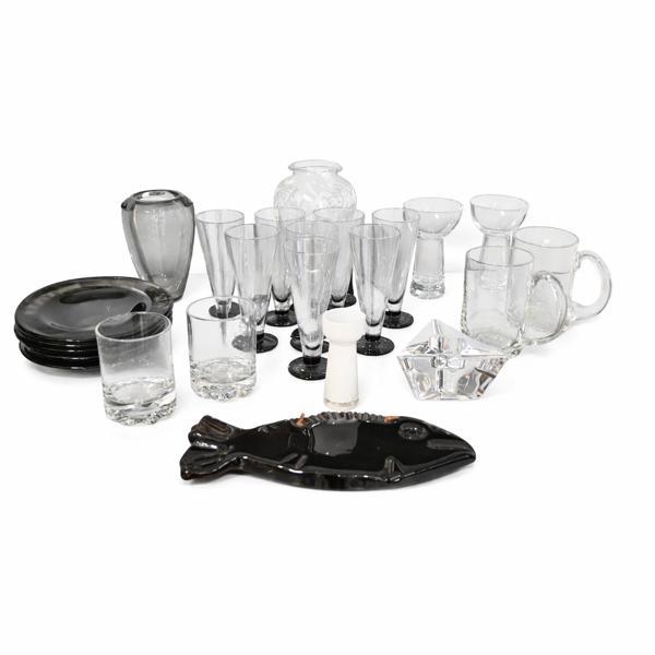 Parti glasföremål. 