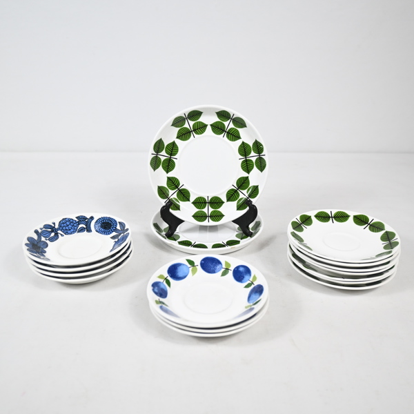 Stig Lindberg, fat och assietter, 14+2st, Gustavsberg, 1900-talets andra hälft. 