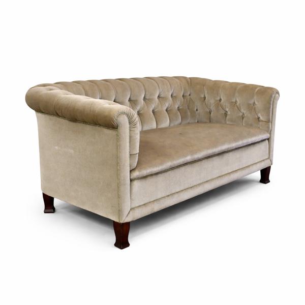 Soffa, Chesterfield-modell, 1900-talets andra hälft.
