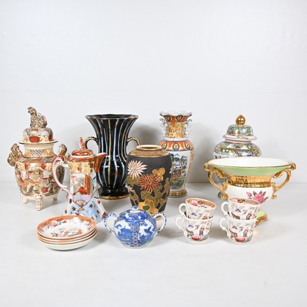 Porslin, 16 delar, orientaliskt. 