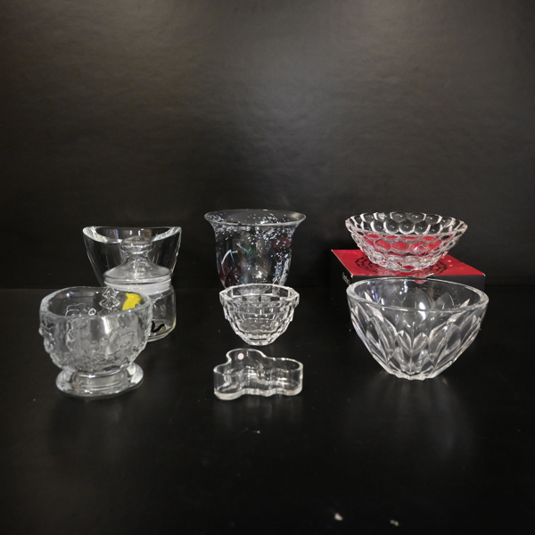 Skålar, 8st, bl.a. Kosta & Orrefors. 