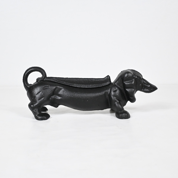 Skulptur i form av tax, gjutjärn, 1900-tal. 