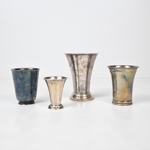 Bägare i silver, 4st, 830.