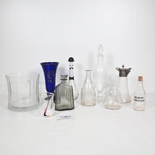 Karaffer och vaser, 10st, 1900-tal. 