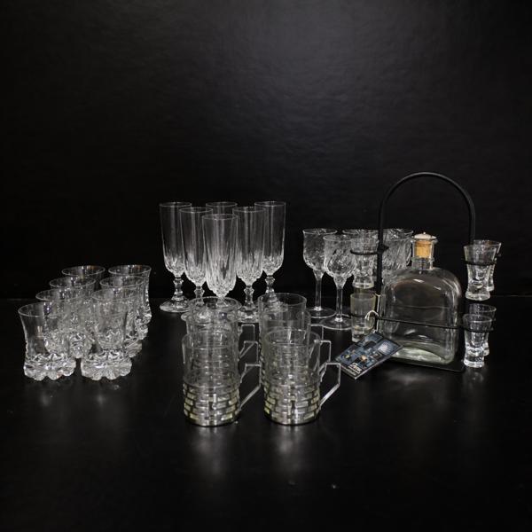 Parti glasservisdelar. 