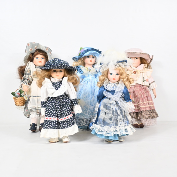 Porslinsdockor, 5st, 1900-talets andra hälft. 
