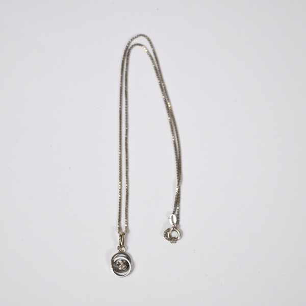Halsband med hänge, 18k vitguld.