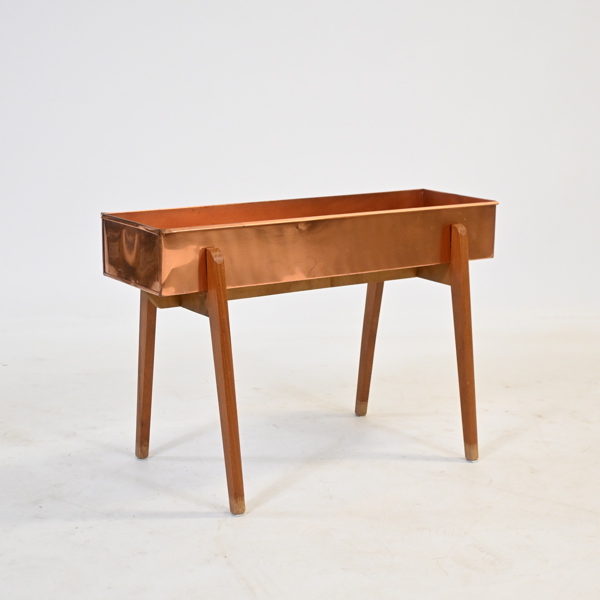 Blomlåda, teak och koppar, 1900-talets andra hälft.