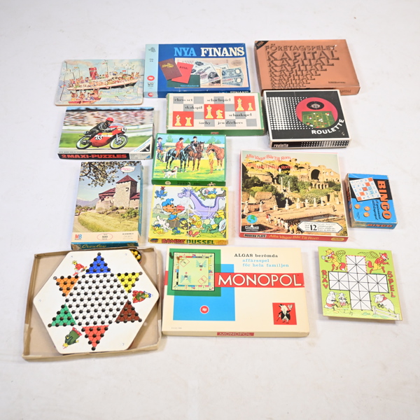 Sällskapsspel och pussel, 14 delar. 