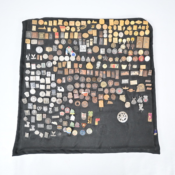 Parti pins, svenska och utländska.