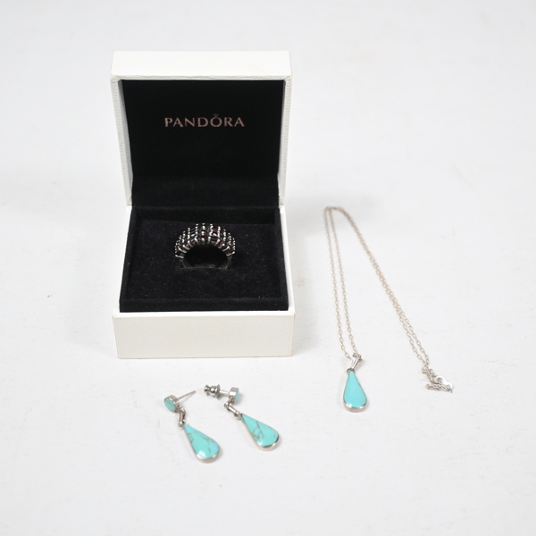 Smyckesset och ring, sterlingsilver.