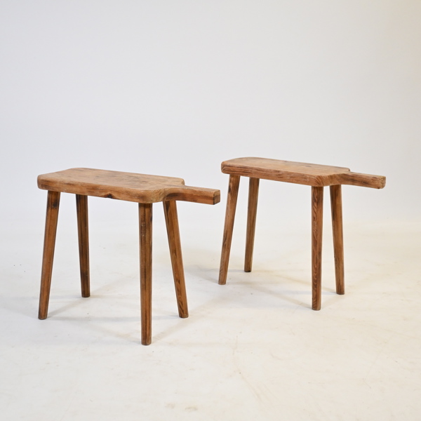 Pallar, ett par, furu, 1970/80-tal.